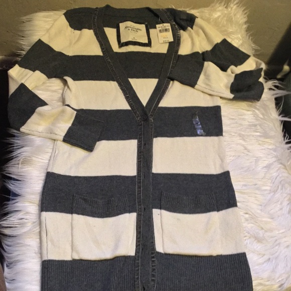 Abercrombie Cardigan - Picture 2 of 8
